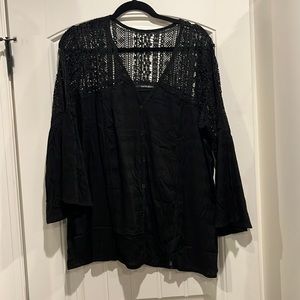 Black plus size causal crochet top